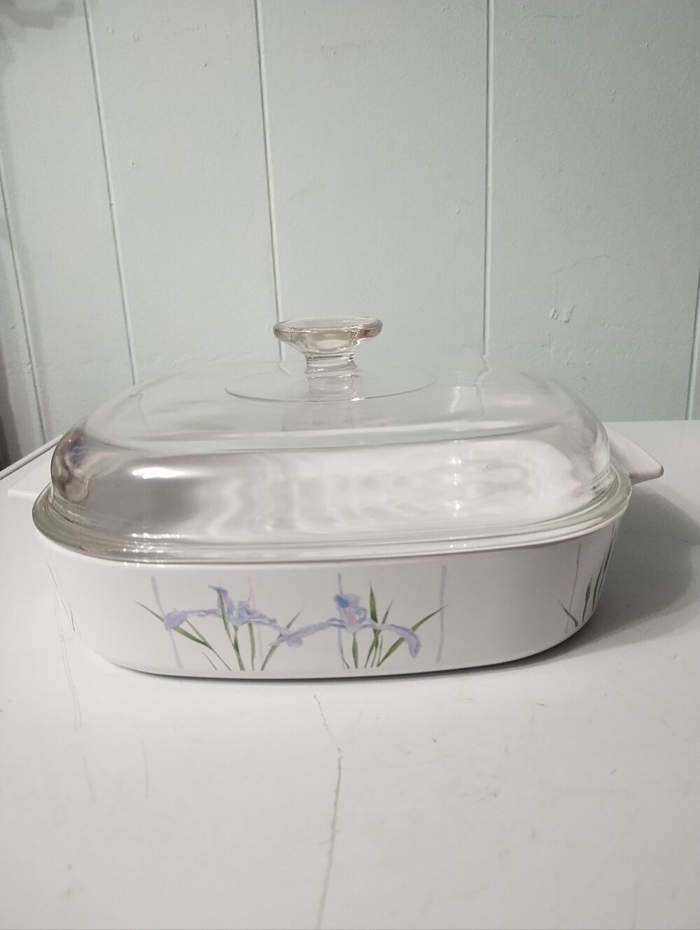 Vintage Corningware Shadow Iris 2.5 Quart Covered Casserole Dish with Lid